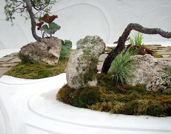 A Minimalist neoJapanese Chic Garden
