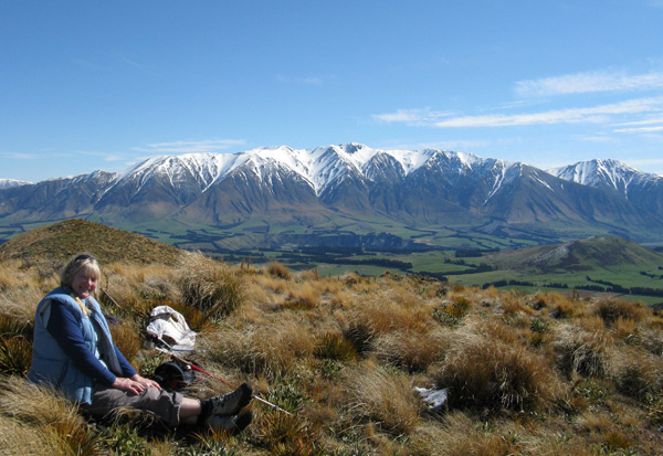  With brilliant views of the mountain ranges over the Rakaia. 