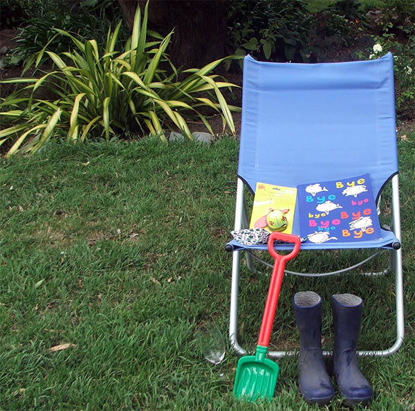  My favourite blue deck chair is waiting! 