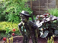 statue-ligularia