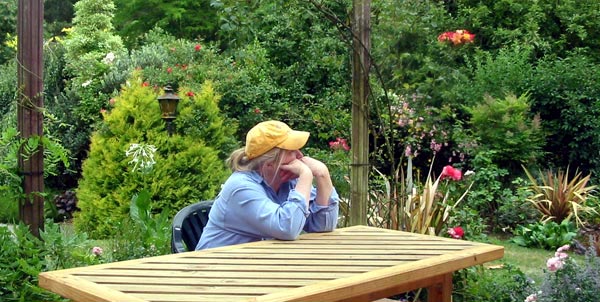A typical gardening pose while resting. A typical gardening pose while resting.